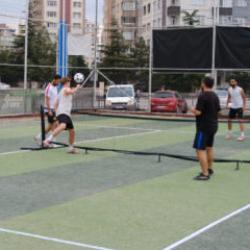 Konya B&uuml;y&uuml;kşehir&rsquo;den ayak tenisi turnuvası