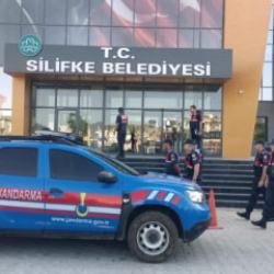 Belediye Başkanının ardından yardımcısı da g&ouml;zaltına alındı!
