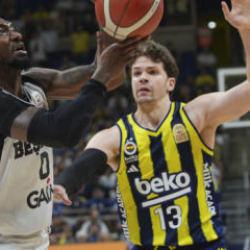 Beşiktaş'ı farklı deviren Fenerbah&ccedil;e seriyi eşitledi