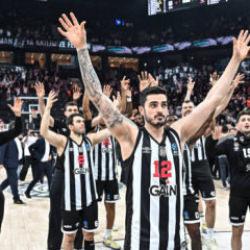 Beşiktaşlı oyuncudan şok iddia! 'Fenerbah&ccedil;e'nin salonunda eşime saldırıldı'
