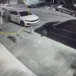 İBB y&ouml;neticisinin ka&ccedil;ırılma anı kamerada