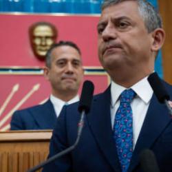 CHP kulislerini karıştıracak iddia! &Ouml;zg&uuml;r &Ouml;zel yeni parti i&ccedil;in ofis tuttu