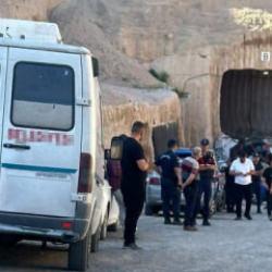 Nevşehir&rsquo;de devrilen forkliftin s&uuml;r&uuml;c&uuml;s&uuml; &ouml;ld&uuml;