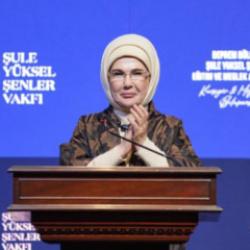 Depremzede kadınlara yeni umut: Emine Erdoğan&rsquo;dan "G&uuml;&ccedil;l&uuml; kadın, g&uuml;&ccedil;l&uuml; T&uuml;rkiye" vurgusu