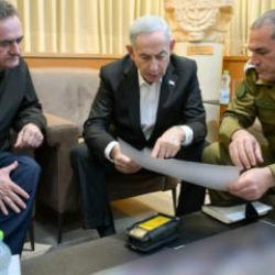 D&uuml;nya gizli ger&ccedil;eği duydu, Netanyahu &ccedil;ılgına d&ouml;nd&uuml;! Herkesin i&ccedil;inde azarladı...