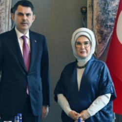 Emine Erdoğan, Bakan Kurum ile g&ouml;r&uuml;şt&uuml;
