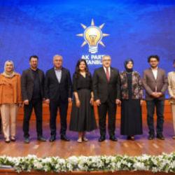 AK Parti Genel Başkan Yardımcısı H&uuml;seyin Yayman, k&uuml;lt&uuml;r sanat gazetecileriyle buluştu
