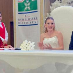 Haber7 ailesinin mutlu g&uuml;n&uuml;: Ahmet-Ela &ccedil;ifti d&uuml;nya evine girdi