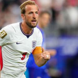 Harry Kane efsaneyi yakaladı!