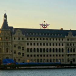 Haydarpaşa'da iskeleler kalktı, tarihi cephe g&uuml;n y&uuml;z&uuml;ne &ccedil;ıktı!