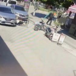 Isparta'da korkutan kaza: Aniden yola fırlayan &ccedil;ocuğa otomobil &ccedil;arptı