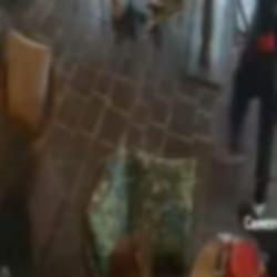 İstanbul'da AVM'de silahlı saldırı: 1 kişi yaralandı, 16 yaşındaki ş&uuml;pheli tutuklandı