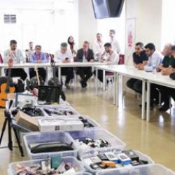 İstanbul'da İETT&rsquo;de unutulan binlerce eşya a&ccedil;ık artırma ile satıldı: iPhone elde kaldı