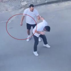 İstanbul'da trafikte muştayla tartıştığı kişiye saldıran maganda hakkında gereği yapıldı!