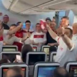 İstanbul&rsquo;dan San Francisco&rsquo;ya giden u&ccedil;aklarda milli takım coşkusu