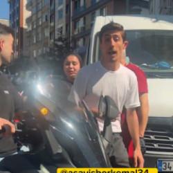 Kağıthane&rsquo;de yol verme kavgası: &Ouml;n&uuml;n&uuml; kesti k&uuml;f&uuml;rler savurup saldırdı!