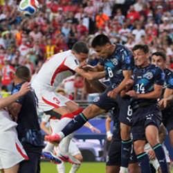 Kaleci zamana oynadı! FIFA kuralları T&uuml;rkiye ma&ccedil;ında devreye girdi