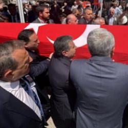 Kalp krizine yenik d&uuml;şen Vali Yardımcısı toprağa verildi