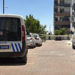 Kucağında &ccedil;ocuğuyla sekizinci kattan atladı