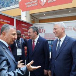 Bakan Bolat a&ccedil;ıkladı: Yurt dışı m&uuml;teahhitlikte 562 milyar dolarlık dev hacim