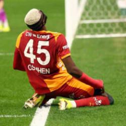 Osimhen'den taraftarların y&uuml;reğine su serpen s&ouml;zler