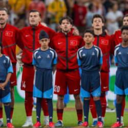Paraguay karşısında tek &ccedil;are galibiyet! T&uuml;rkiye bir &uuml;st tura nasıl &ccedil;ıkar?