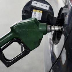 Petrolde b&uuml;y&uuml;k d&uuml;ş&uuml;ş! Akaryakıt fiyatlarında indirim!