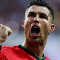Portekiz'de Ronaldo krizi b&uuml;y&uuml;yor! "Emekli olmasını s&ouml;yle"