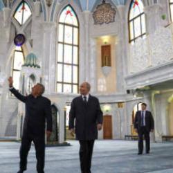 Putin'den Kazan'da cami ziyareti: İslam d&uuml;nyasına saygı duruşu &ccedil;ok konuşuldu