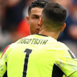 Ronaldo &ccedil;ıldırdı! Takım arkadaşıyla tartıştı