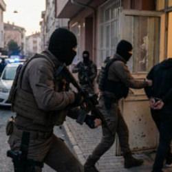 Sokak &ccedil;etelerine g&ouml;z a&ccedil;tırılmıyor! Bakan G&uuml;rlek'ten son dakika mesajı