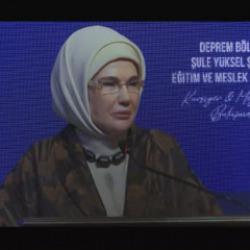 Şule Y&uuml;ksel Şenler Vakfı mezunlarına Emine Erdoğan'dan tebrik