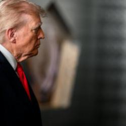 Tarihi g&ouml;r&uuml;şmeler devam ederken Trump'tan son dakika resti!