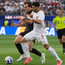 TRT'den İran-Yeni Zelanda ma&ccedil;ında takımları karıştıran spiker i&ccedil;in a&ccedil;ıklama!