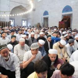 D&uuml;nyanın d&ouml;rt bir yanından hadis alimi İstanbul'da: Uluslararası Hadis Meclisleri başladı