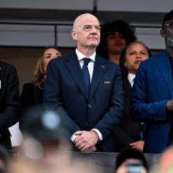 2 M&uuml;sl&uuml;man &uuml;lkeye pusu kurdular: FIFA'dan &ccedil;irkin adım