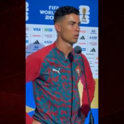 Ronaldo kendisine sorulan Messi sorıularını dinlemiyor bile!