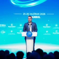 Anahtar Fikirler Zirvesi&rsquo;nde Samed Ağırbaş&rsquo;tan Yeşil D&ouml;n&uuml;ş&uuml;m Mesajı: Rekabetin Yeni Anahtarı S&uuml;rd&uuml;r&uuml;lebilirlik