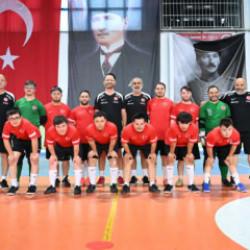 Avrupa Şampiyonu millilerin hedefi D&uuml;nya Kupası zaferi! Konya'da g&uuml;&ccedil; depoladılar