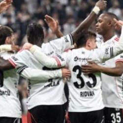 Beşiktaş'ın hazırlık programı belli oldu! Slovakya'da 6 ma&ccedil; oynayacak