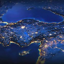 B&uuml;y&uuml;k yalanın g&ouml;lgesinde T&uuml;rkiye: Hakikati savunmak mill&icirc; bir g&ouml;revdir