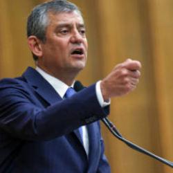  CHP'den &Ouml;zg&uuml;r &Ouml;zel iddialarına yalanlama!