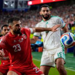 Cezayir 82'de g&uuml;ld&uuml;! &Uuml;rd&uuml;n'&uuml; ateşe attılar
