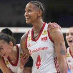 D&uuml;nya Kupası'nda &uuml;z&uuml;ld&uuml;k! Voleybolda sevindik: Sultanlar, d&uuml;nya &uuml;&ccedil;&uuml;nc&uuml;l&uuml;ğ&uuml;ne y&uuml;kseldi