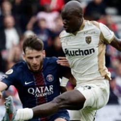 Fenerbah&ccedil;e keseyi a&ccedil;tı: İşte Malang Sarr'a yapılan maaş teklifi 