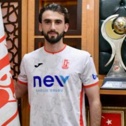 Futbola Fenerbah&ccedil;e'de başlamıştı! 3. Lig takımına imza attı