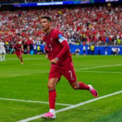 Gol olup yağdılar! Portekiz'den g&ouml;vde g&ouml;sterisi