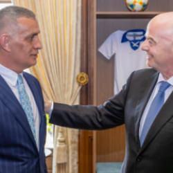 Hacıosmanoğlu, telefon ederek FIFA'ya tepki g&ouml;sterdi: B&ouml;yle kural mı olur?