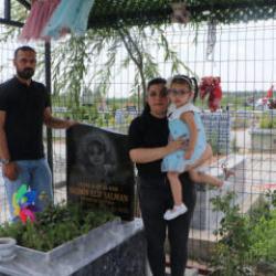 Kabirde ahlaksızlık! Ardı arkası kesilmedi: Aile mezarın etrafını &ccedil;itle &ccedil;evirdi