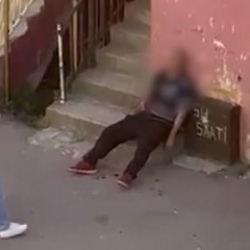 Kartal'da kiracısıyla kavga eden ev sahibinin bı&ccedil;aklandığı anlar ortaya &ccedil;ıktı